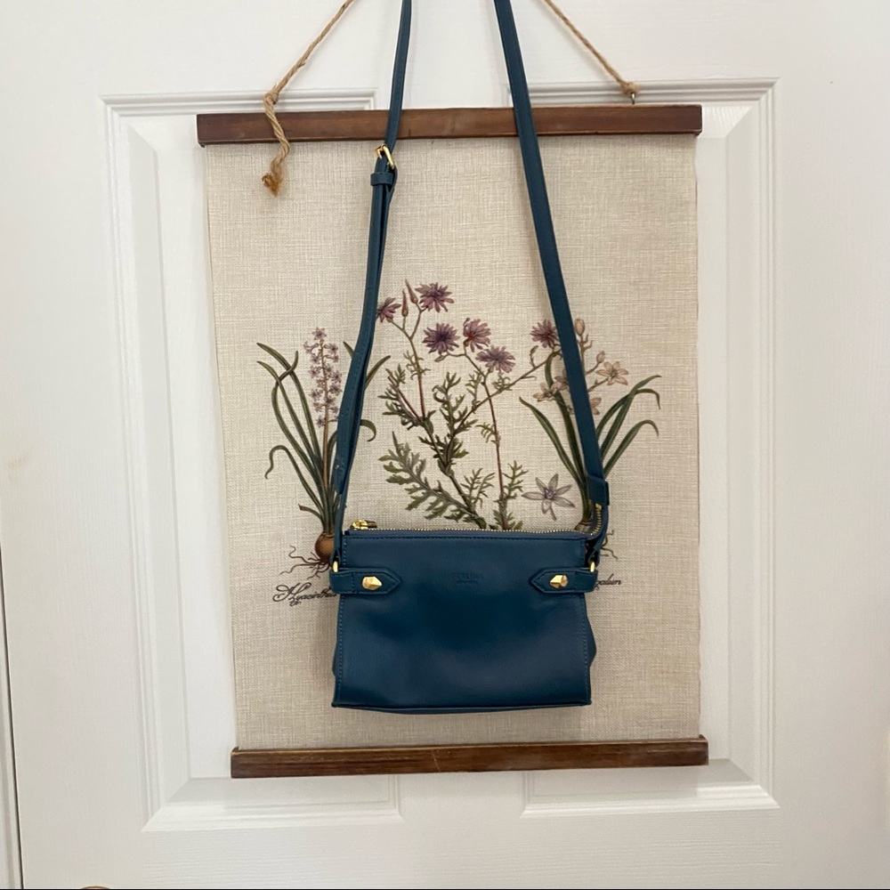 Perlina crossbody purse 🌿